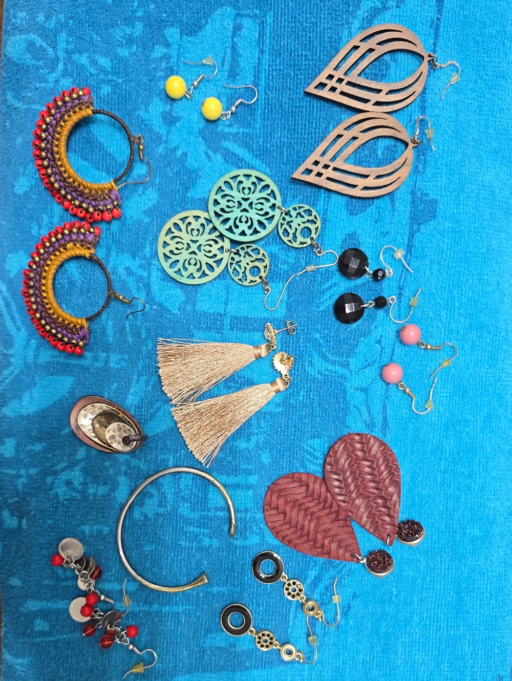 Assorted Women's Fashion Jewelry